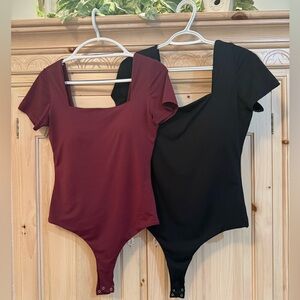 Klassy Network square neck, bodysuits in black and burgundy